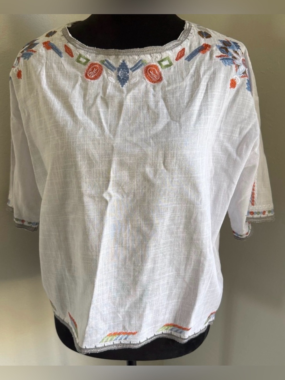 White Embroidered Women’s Peasant Top - Multicolor Accents (Size M)